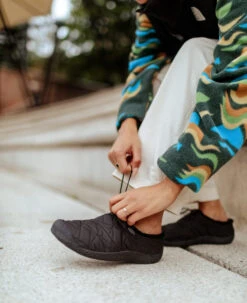 Keen Women's Howser III Slide | Light Gray Wool/Vapor 12 Keen Women's Howser III Slide | Light Gray Wool/Vapor -Keen WHowserIIISlideLifestylePDPLeft b9f1873c cb97 437f aafb 80ff8b5af899