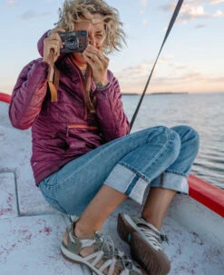 Keen Women's Whisper | Red Dahlia 17 Keen Women's Whisper | Red Dahlia -Keen WhisperLifestylePDPSingleRight 51bdb148 723a 42e7 8fd6 55c35b87ff42